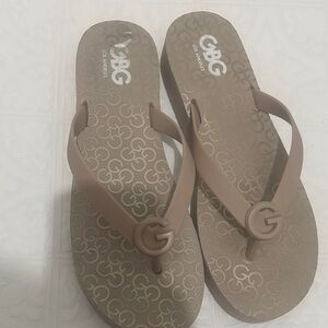 GBG Los Angeles Tan Patterned Sandals